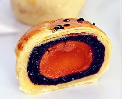 蛋黄酥月饼