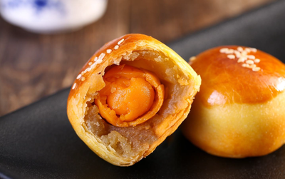 富锦蛋黄酥月饼